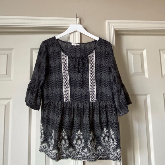 Maurices Black and White Top - Picture 1 of 5